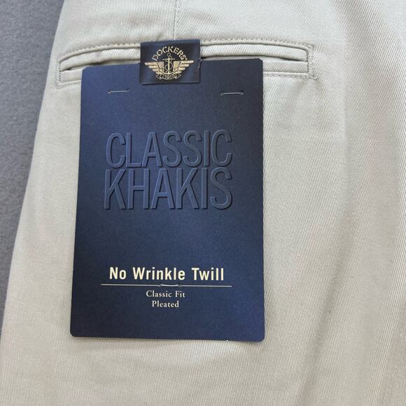 NWT Dockers Khaki Pants Men's 38X32 Classic Fit Pleated Front No Wrinkle Twill - Picture 12 of 16